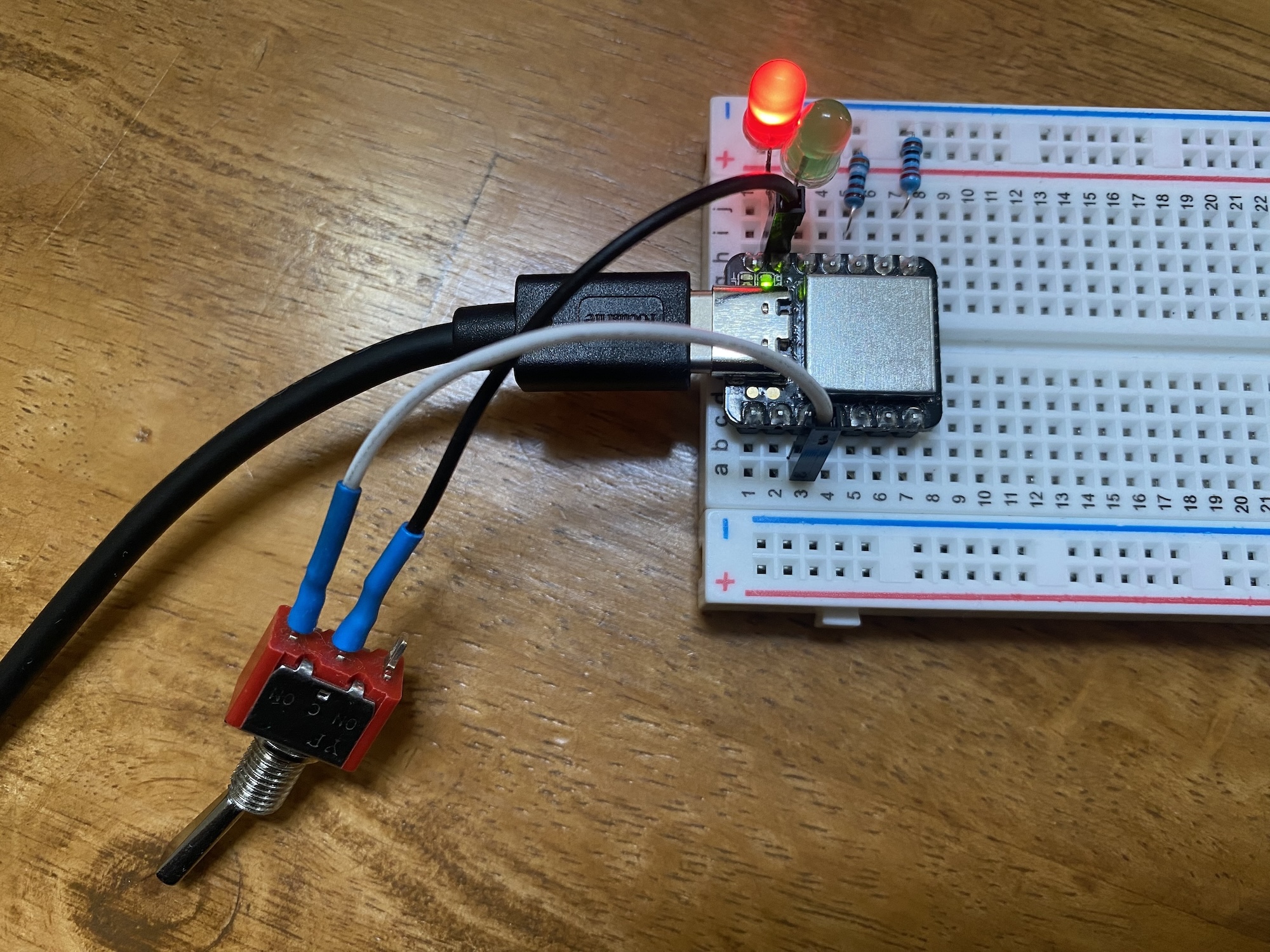 Seeeduino-xiao-two-way-switch-led